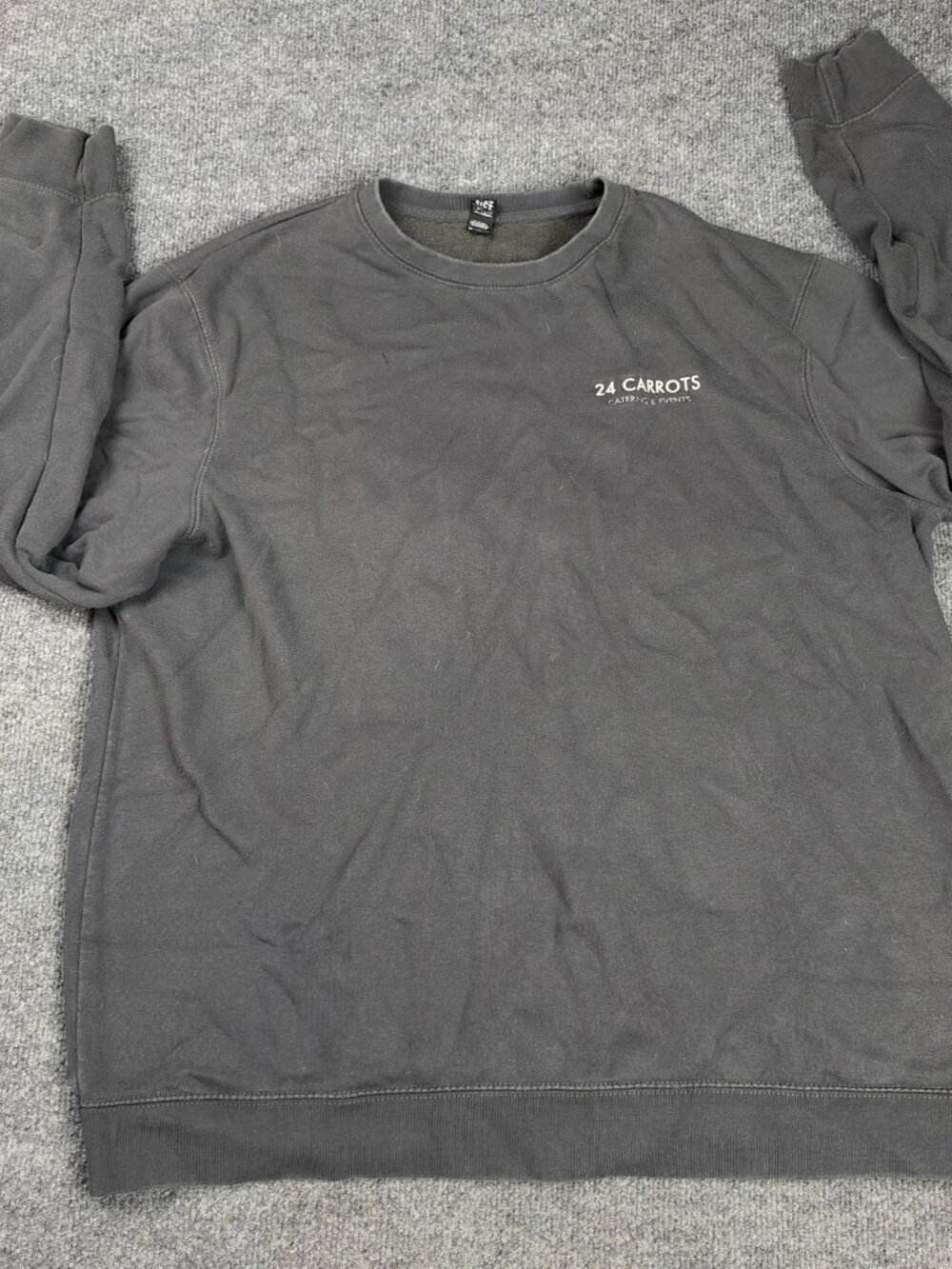 District 24 Carrots Catering Charcoal Grey Crewneck Sweatshirt Mens 2XL STAIN